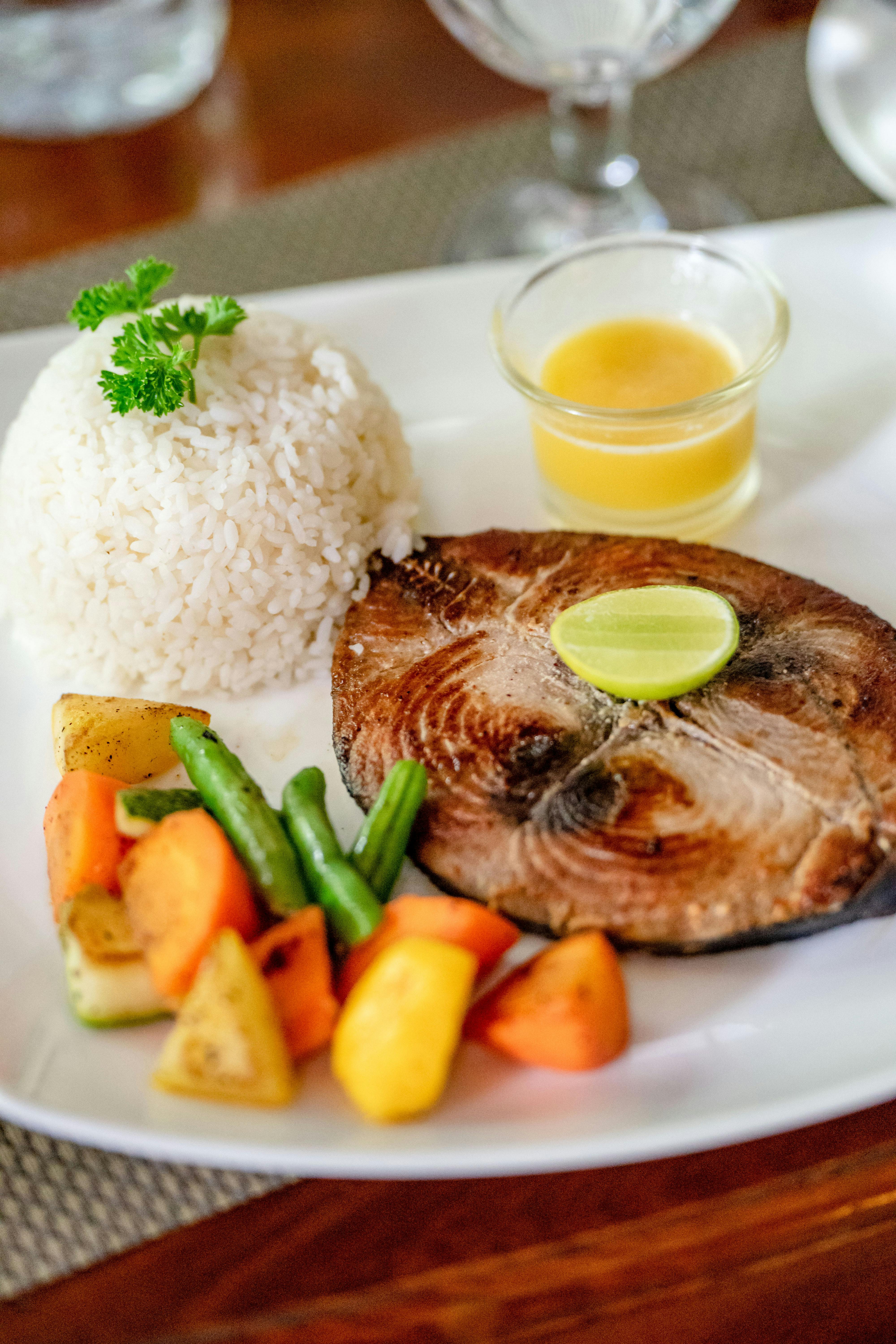 Assortment of vibrant Sri Lankan rice and curry dishes, a popular meal in the city of Galle.